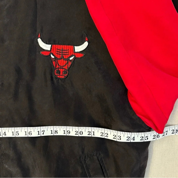 Chicago Bulls JH Silk Lightweight Black & Red Jacket Size Large - Picture 11 of 13